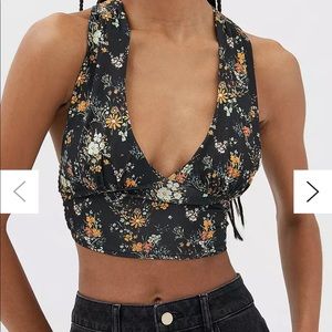 UO Phoenix Plunging Tie-Back Tank Top - Black Floral